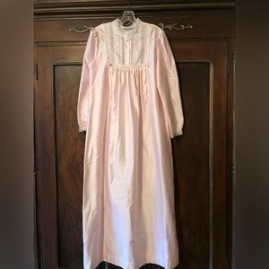 Christian Dior woman’s Pink Nightgown. Small